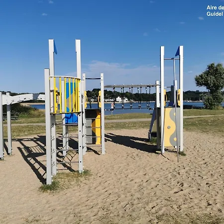 Perle Beach, Petite Maison Situee En Bord De Plage, Piscine.